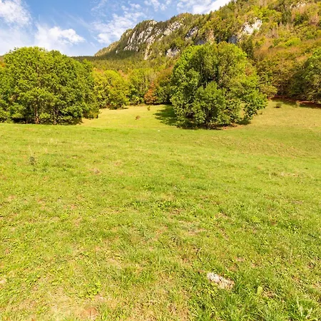 Quiet And Authentic Mountain * Saint-Pierre-en-Faucigny